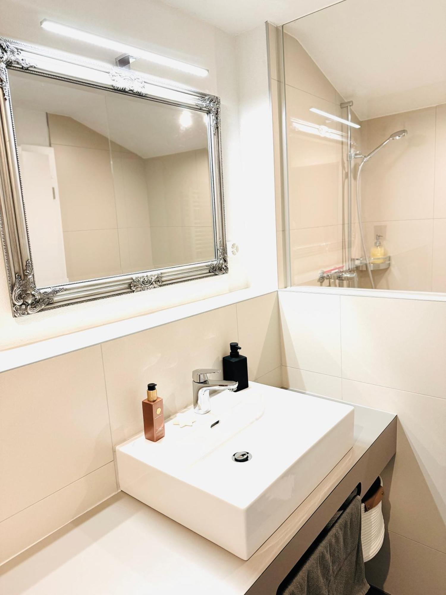 Bellevue & Classy Mountain View Apartment Kandersteg Esterno foto