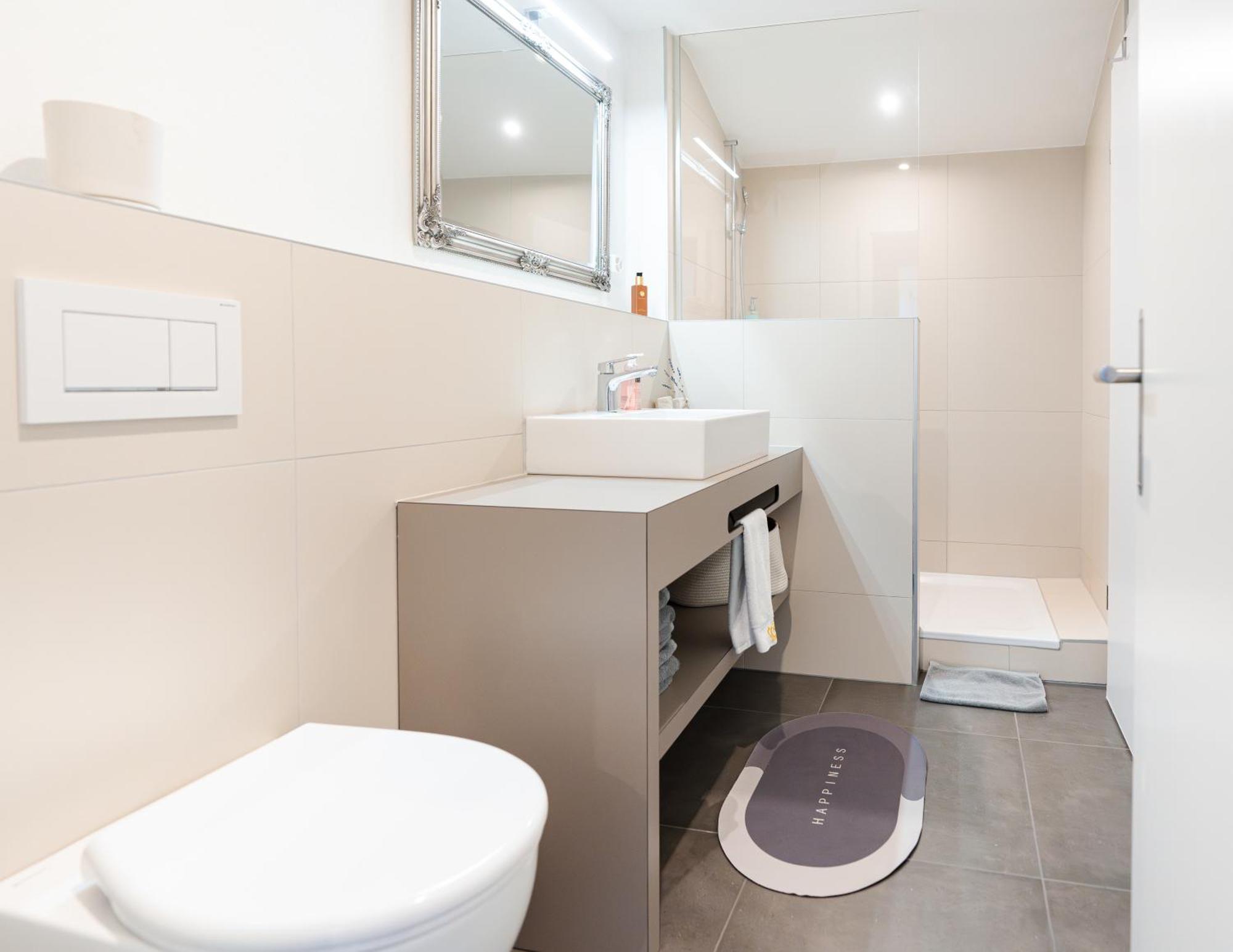 Bellevue & Classy Mountain View Apartment Kandersteg Esterno foto